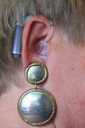Hörgeräte - unsere "Goldstückchen" am Ohr